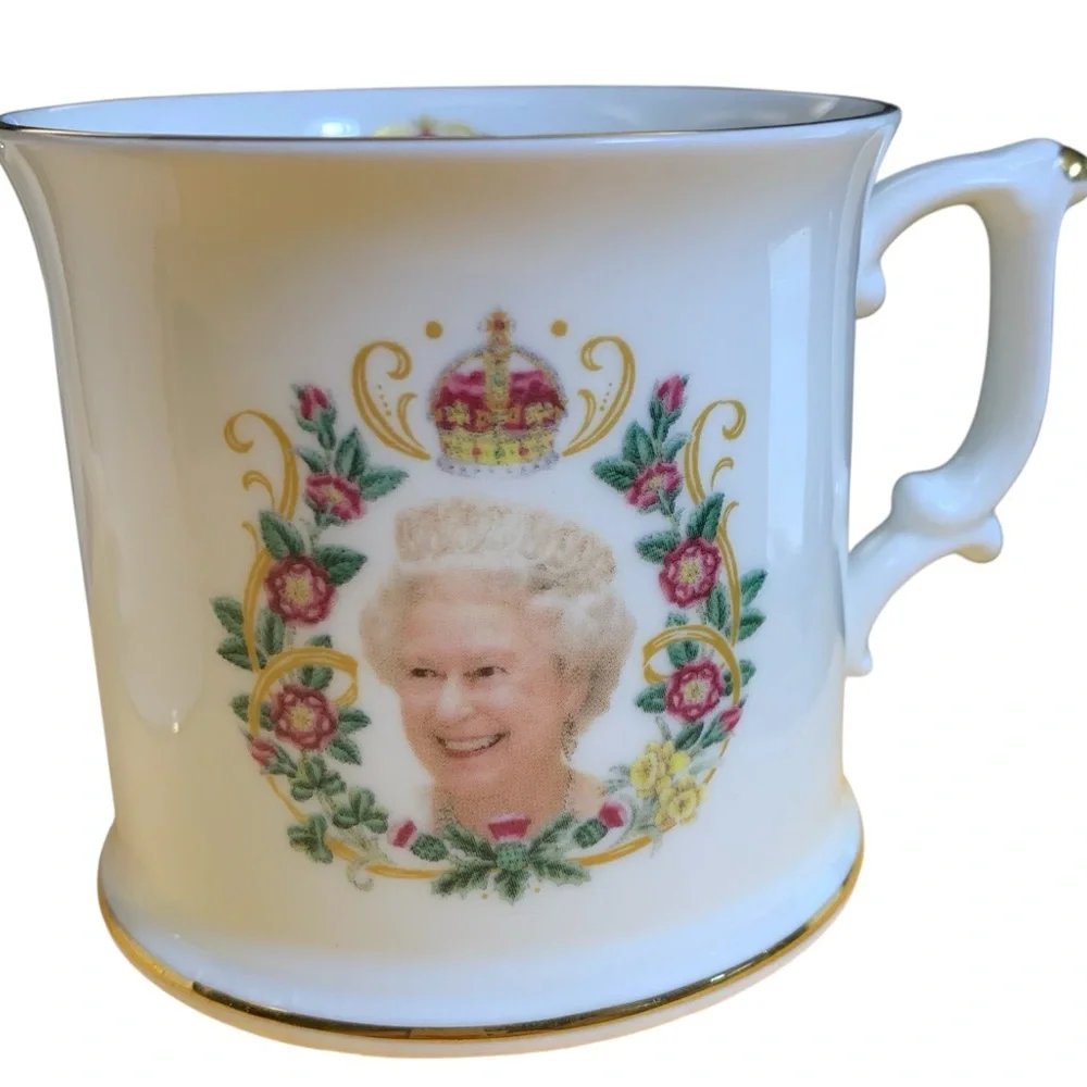 2012 Queen Elizabeth Diamond Jubilee Tea Cup Set. Gold Trim, Royal Designs, Mint